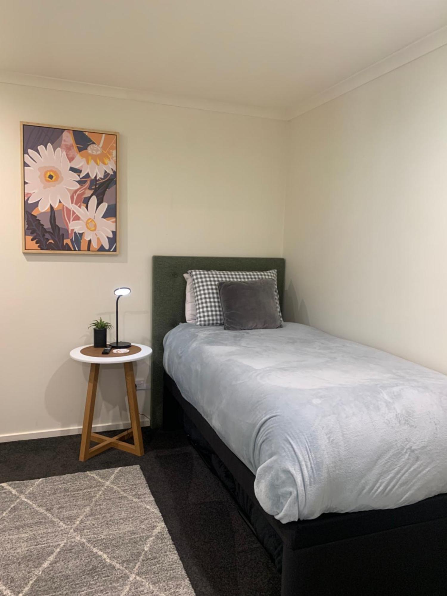 March Apartments Dunedin Room photo
